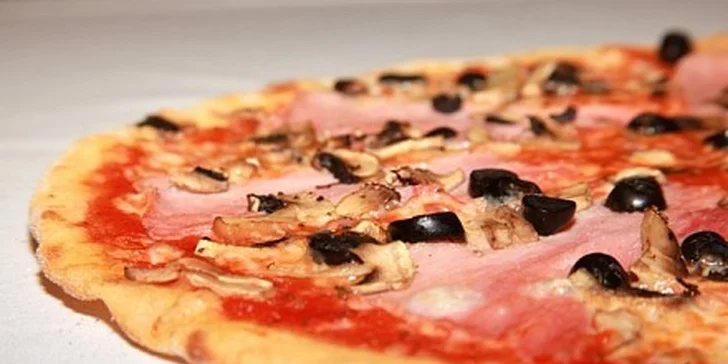 119 Kč za rodinnou pizzu Capricciosa v původní hodnotě 229 Kč