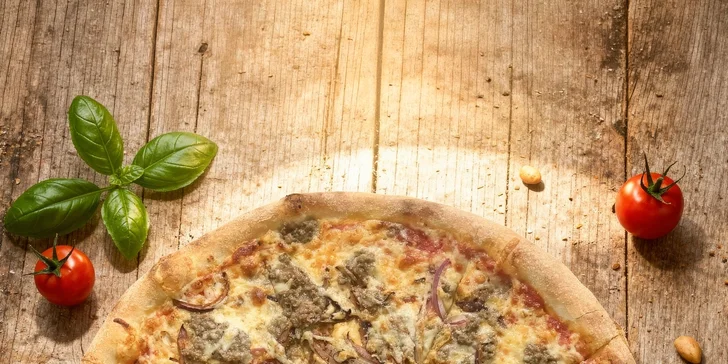 Italskou hostinu si dopřejete přímo v restauraci, pizzu vám také rádi zabalí s sebou.