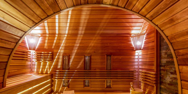 Je dokázané, že pravidelné saunovanie pozitívne vplýva na imunitu. V Emporium wellnes sa môžete tešiť na infra, parnú i fínsku saunu. 