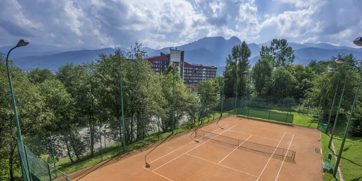 Komu nestačí procházky, zajde si zahrát tenis. 