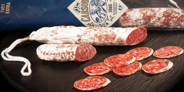 Španělská vepřová klobása v bílé plísni potěší každého milovníka masa, skvěle se hodí k vínu.