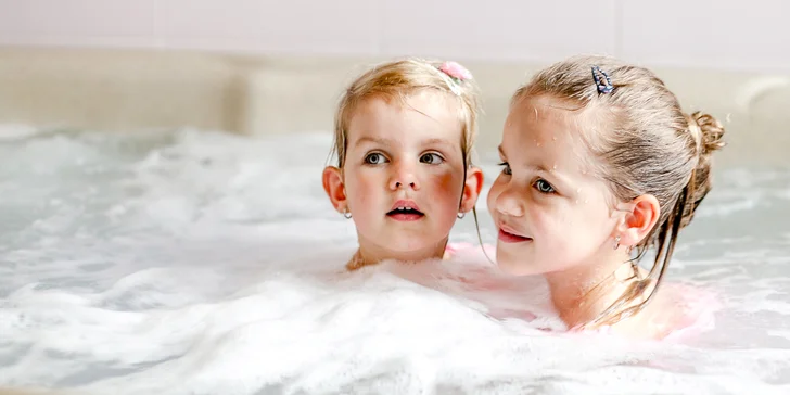 Pohoda v Dolní Lomné: apartmán pro rodinu a 60 min. privátního wellness
