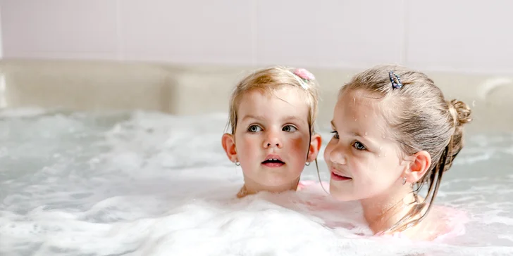 Podzimní pobyt v Dolní Lomné pro dva či rodinu: 3–4 dny s polopenzí a wellness