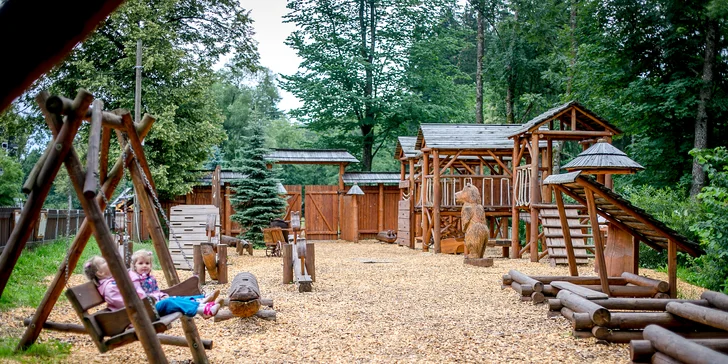 Podzimní pobyt v Dolní Lomné pro dva či rodinu: 3–4 dny s polopenzí a wellness