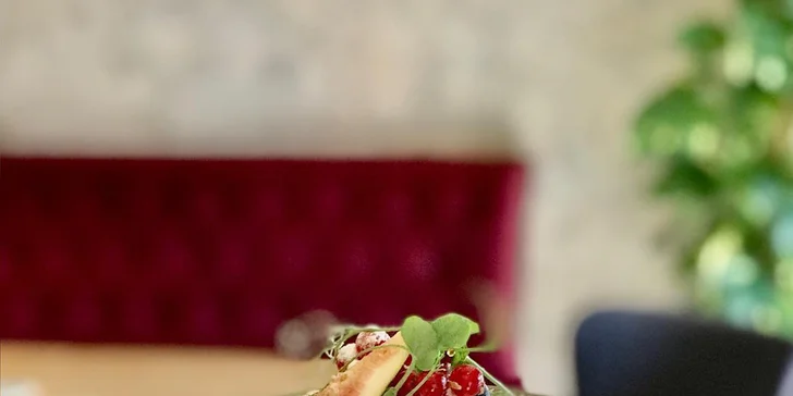 Snídaně či brunch pro 1 nebo 2 os. ve Vršovicích: vejce benedikt, uzený losos, lívance, káva, limonáda