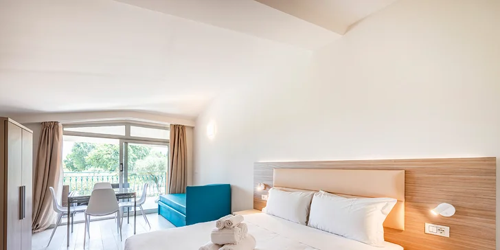 Dovolená u Lago di Garda: 4* apartmány, soukromá pláž a venkovní bazén, dítě zdarma