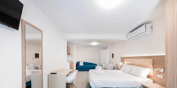 Dovolená u Lago di Garda: 4* apartmány, soukromá pláž a venkovní bazén, dítě zdarma