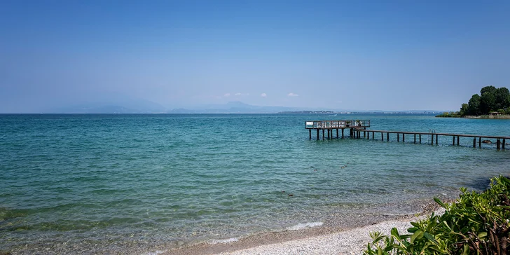 Dovolená u Lago di Garda: 4* apartmány, soukromá pláž a venkovní bazén, dítě zdarma