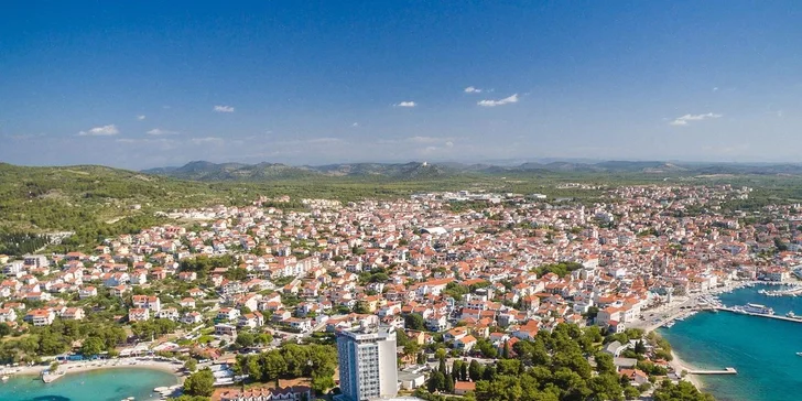 Užijte si slunečné dny v Chorvatsku: 4* hotel u moře, polopenze i výlety