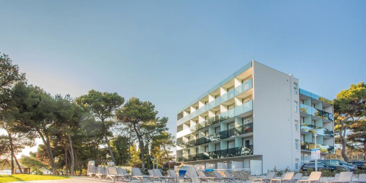 Užijte si slunečné dny v Chorvatsku: 4* hotel u moře, polopenze i výlety