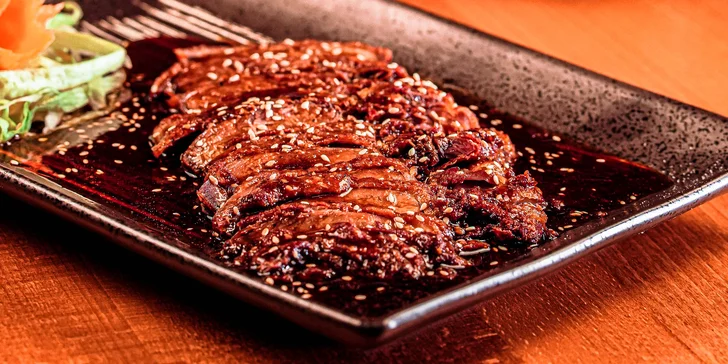 Asijské tříchodové menu: závitky, kachna a Bún Bò Nam Bộ i smažené ovoce