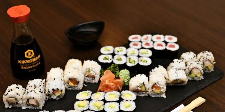 Rolované dobroty: sushi sety 24–58 ks s lososem, tuňákem i krémovým sýrem