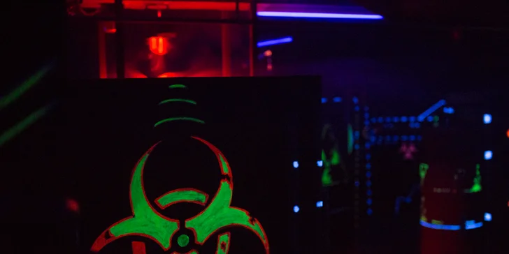 Hra v nejmodernější laser game aréně s nabušenou technikou: vstup pro 4 - 10 osob
