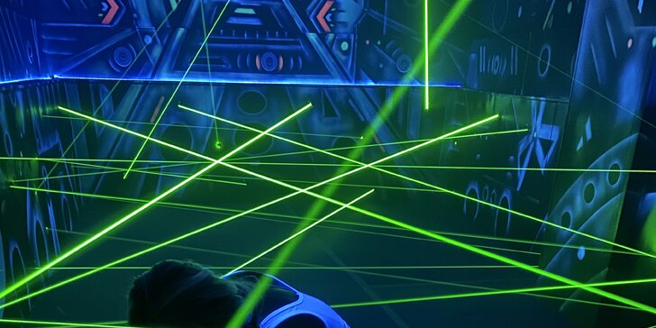 Najděte cestu ven: až 2 hry v prvním laserovém bludišti v ČR pro 1–4 hráče