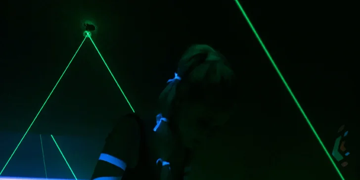 Najděte cestu ven: až 2 hry v prvním laserovém bludišti v ČR pro 1 i 2 hráče