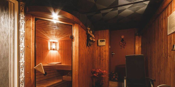 Intenzivní relax pro dva: finská sauna a 60–90min. masáž dle výběru