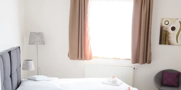 Pobyt v centru Uherského Brodu: dvoulůžkový pokoj nebo apartmán a snídaně
