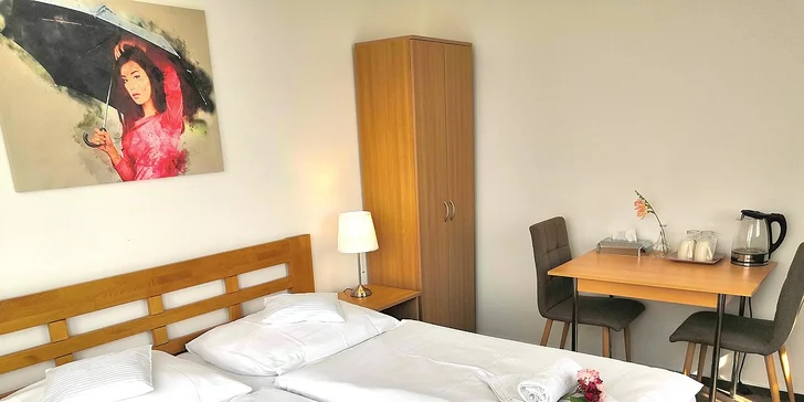 Pobyt v centru Uherského Brodu: dvoulůžkový pokoj nebo apartmán a snídaně