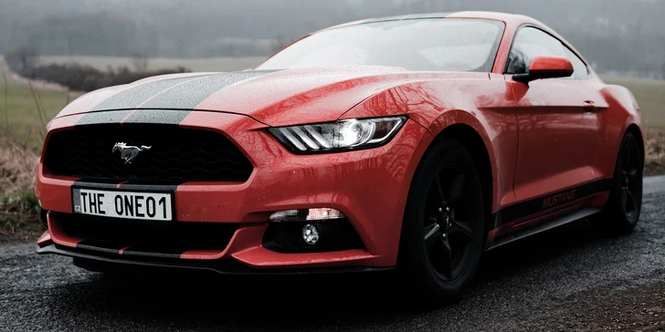 Zasedněte za volant nadupaného Fordu Mustang na 15 min. nebo třeba hodinu