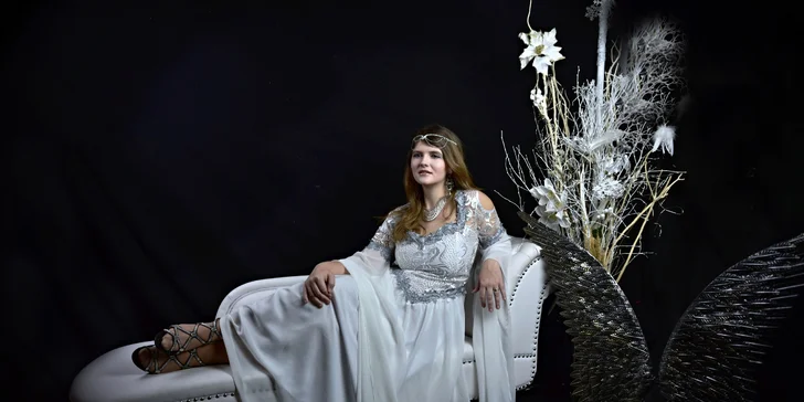 Zvěčněte svou krásu: proměna vizáže s focením pro 1 i 2 osoby či rodinu