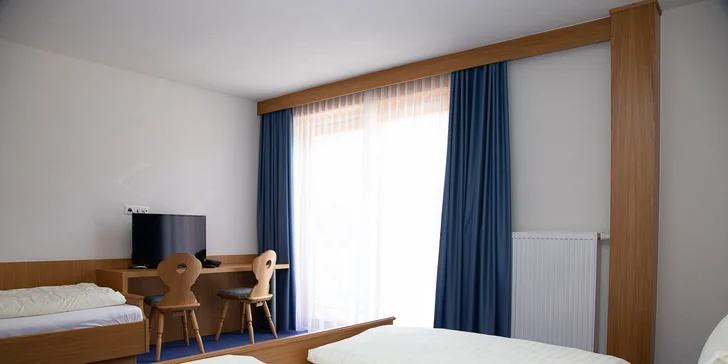 Hotel v Korutanech s výhledem na hory: snídaně, 4chodové večeře, výlety a relax ve wellness