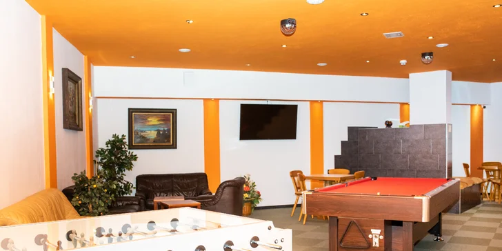 Hotel v Korutanech s výhledem na hory: snídaně, 4chodové večeře, výlety a relax ve wellness