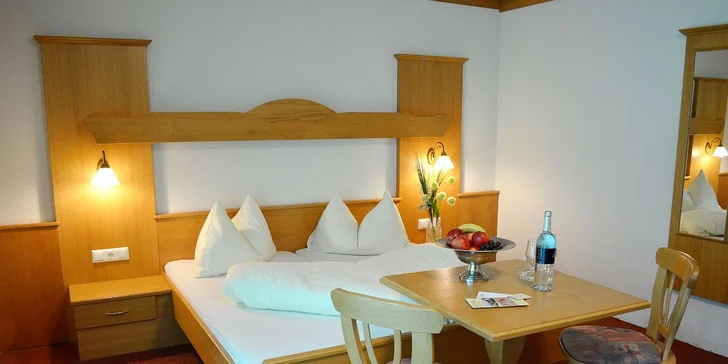 Hotel v Korutanech s výhledem na hory: snídaně, 4chodové večeře, výlety a relax ve wellness