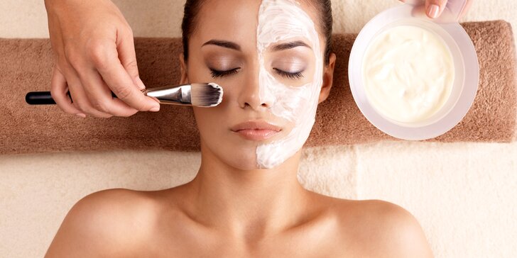 Luxusní kosmetické ošetření s masáží obličeje nebo péče proti akné s chemickým peelingem
