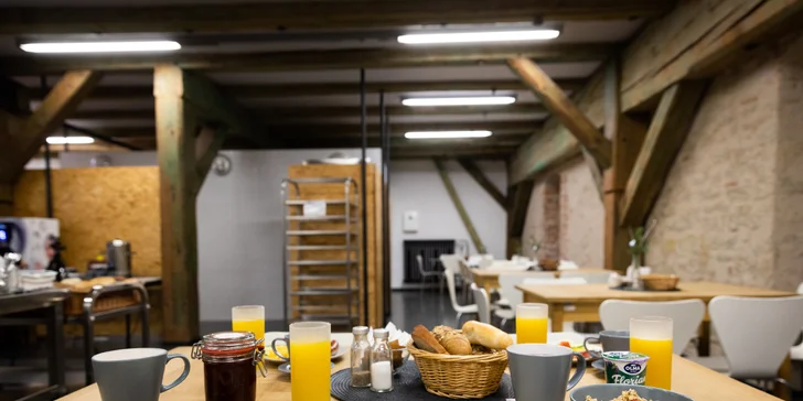Designový hostel přímo u zámku Litomyšl: bohaté snídaně, možnost sauny i vstupu do chrámu