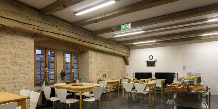 Designový hostel přímo u zámku Litomyšl: bohaté snídaně, možnost sauny i vstupu do chrámu