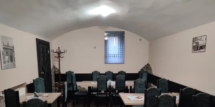 1, 2 nebo 4 grilovaná kolena s křenem, hořčicí a pečivem