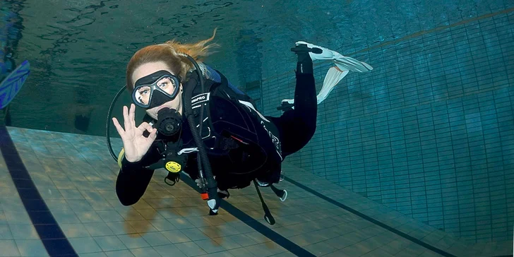 Kurz potápění na zkoušku vč. teorie, pomůcek i 1. ponoru pro 1 osobu
