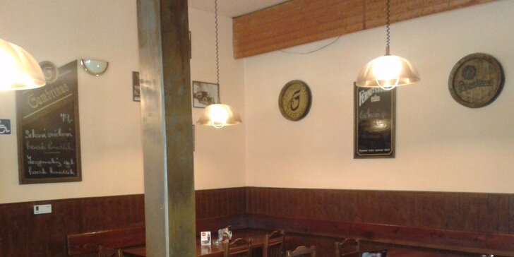 Vepřová žebírka na černém pivu a medu v restauraci pod Jasanem