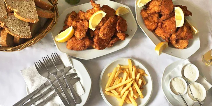 1 nebo 2 kg šťavnatých řízků podle chuti: kuřecí, vepřové nebo mix v restauraci Pod Jasanem