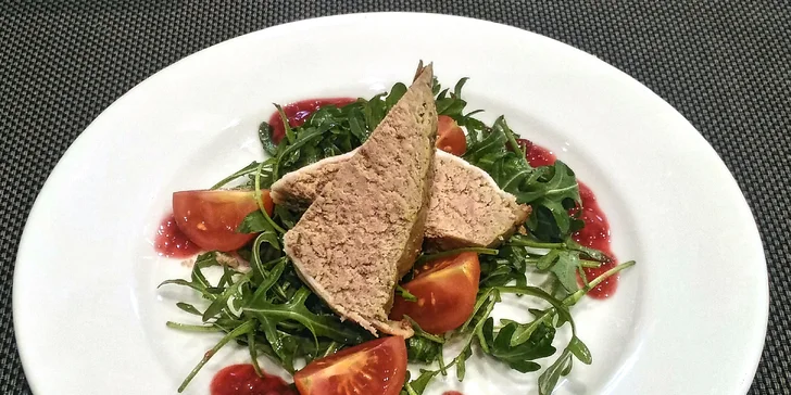Romantické 3chodové menu s domácí paštikou, dvěma druhy masa a dezertem