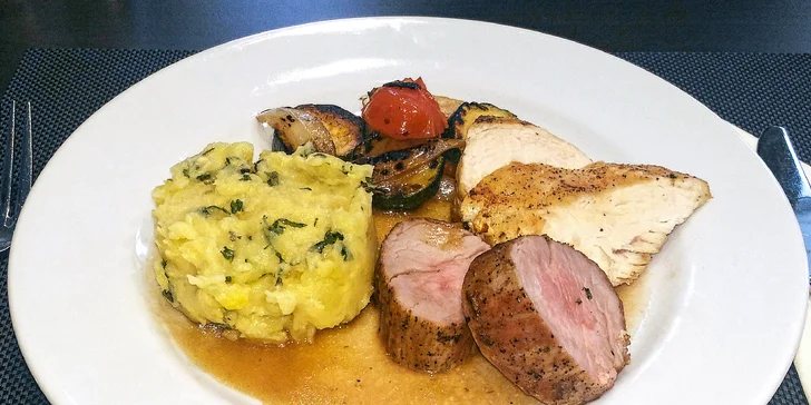 Romantické 3chodové menu: domácí paštika, dva druhy masa a dezert