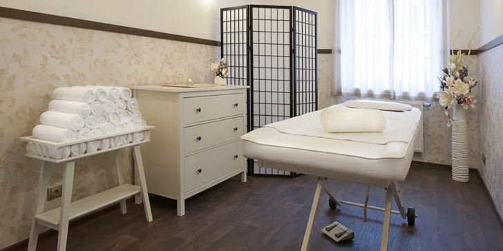 Kosmetické ošetření pleti s ultrazvukovým čištěním, pedikúra i 20% sleva do restaurace pro 1 nebo 2 osoby