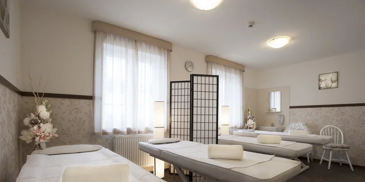 Hodina relaxace: celotělový zábal a masáž zad a šíje vonnými oleji