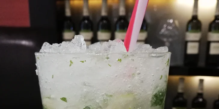 Zatočte s nudou: hodina bowlingu až pro 6 osob a 2× osvěžující mojito
