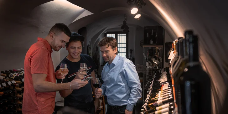 Zábava, záhady a přátelé: Venkovní únikovka Tour de Beer, Tour de Wine nebo Tajemství pokladu!