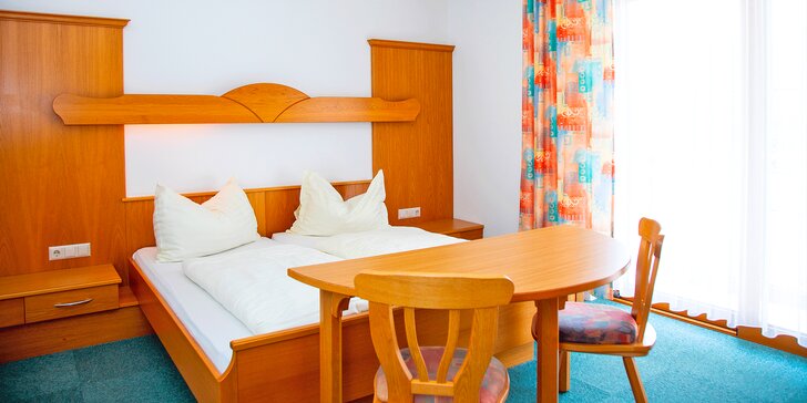 Hotel v Korutanech s výhledem na hory: snídaně, 4chodové večeře, výlety a relax ve wellness