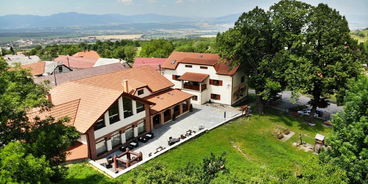 Romantika na Slovensku: možnost wellness, polopenze i pronájmu domečku
