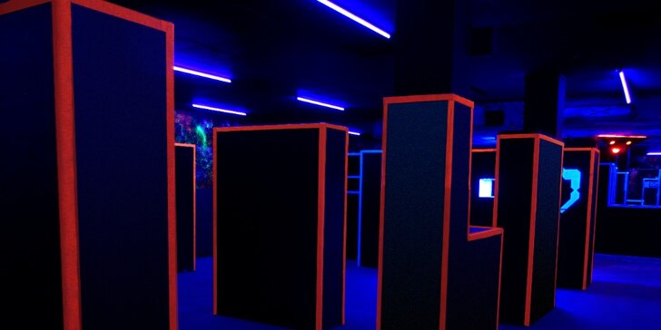 Akce a zábava: laser game pro 1–10 osob v moderní pražské aréně vč. možnosti mít arénu pro sebe