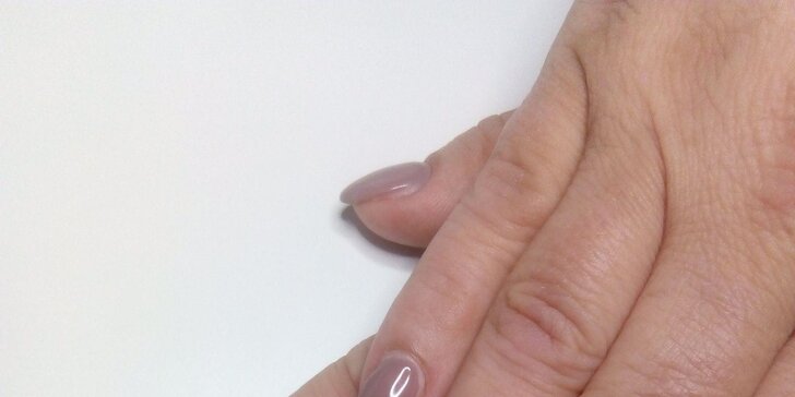Krásné ruce: P-shine manikúra, rubber gel, doplnění či nové gelové nehty