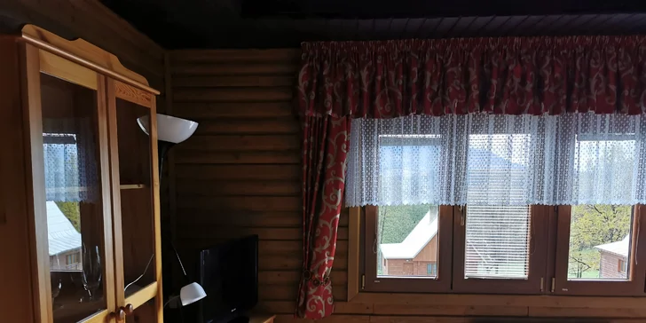 Pobyt ve srubech nebo v apartmánech s farmářskou polopenzí