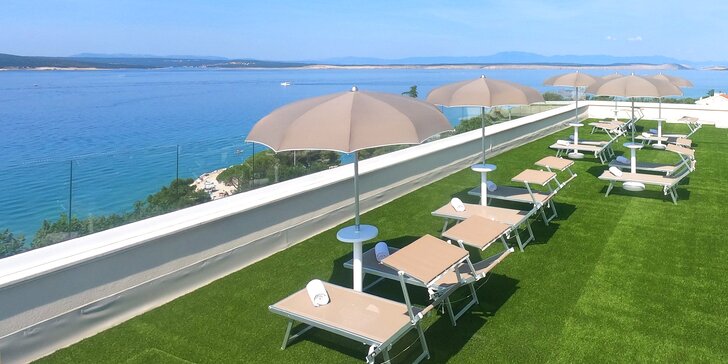 Odpočinek v chorvatské Crikvenici: 4* hotel s polopenzí a střešní terasou, 50 m od moře