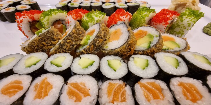 Pestrý set 56 nebo 68 ks sushi s lososem, okurkou i avokádem