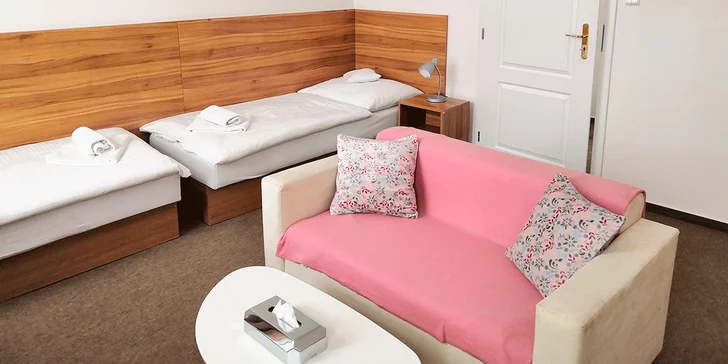 Pobyt v centru Uherského Brodu: dvoulůžkový pokoj nebo apartmán a snídaně
