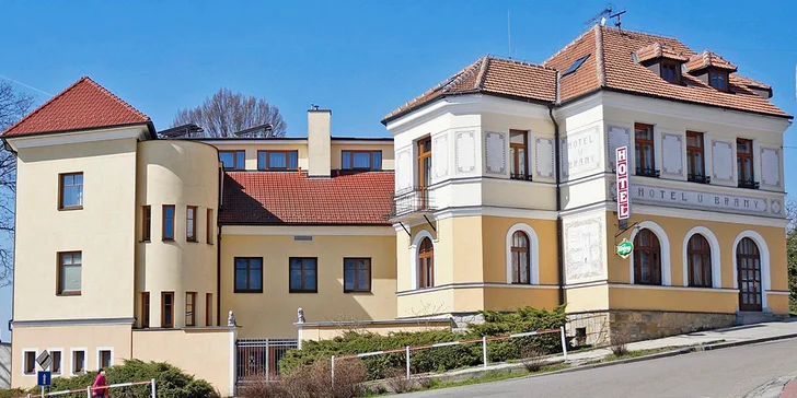 Pobyt v centru Uherského Brodu: dvoulůžkový pokoj nebo apartmán a snídaně