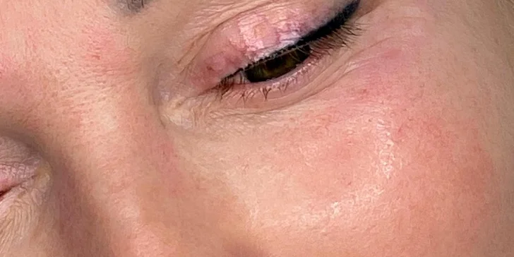 Permanentní make-up: oční linky, obočí pudrovou metodou i výplň rtů